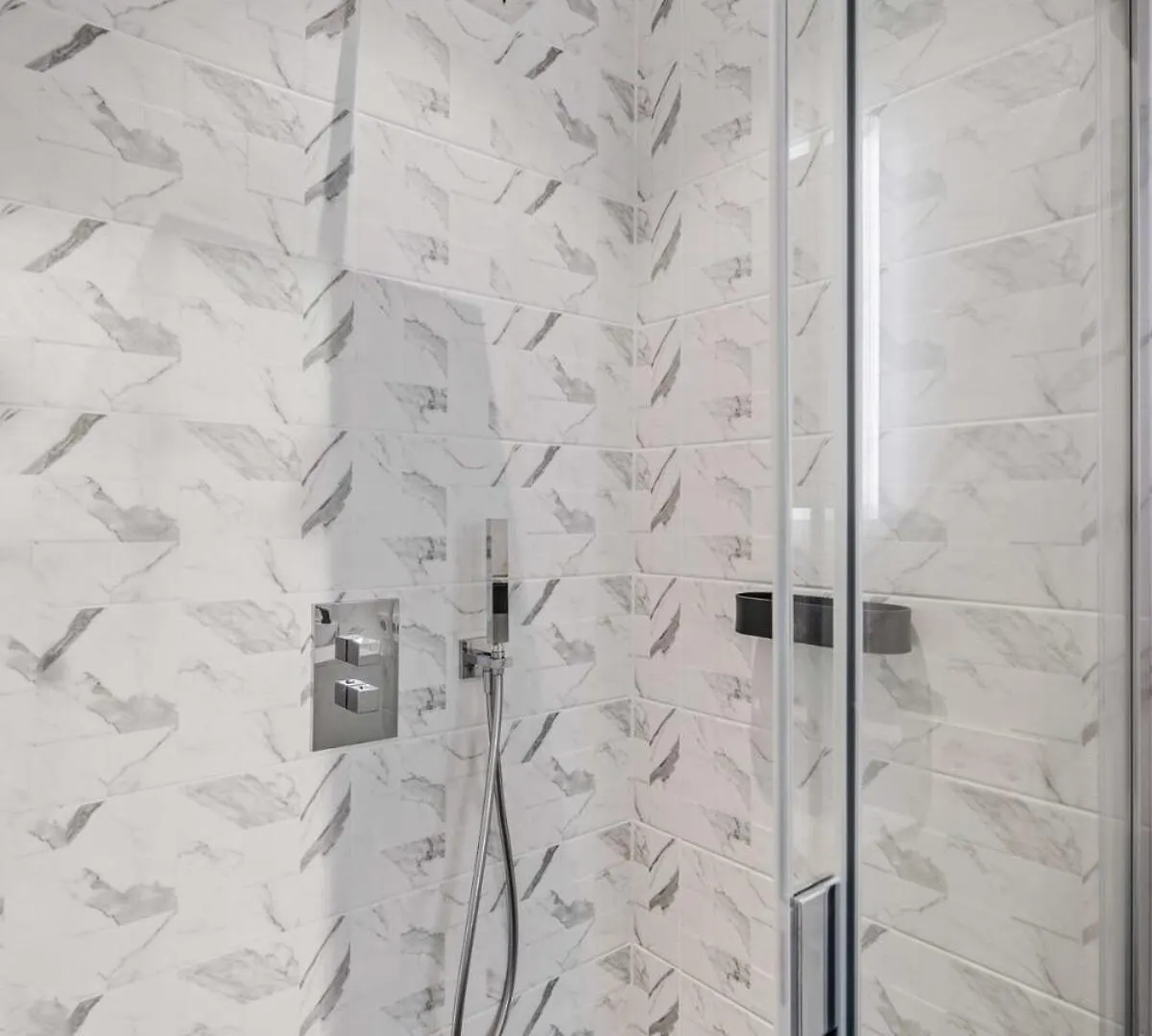 Appartement De Luxe 1 Chambre A Coucher, Centre Commercial, Piscine Et Fitness Luxembourg Luxembourg